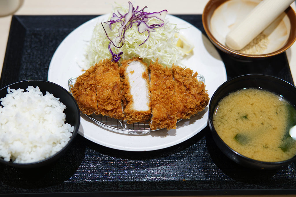 松のや　ロースカツ定食