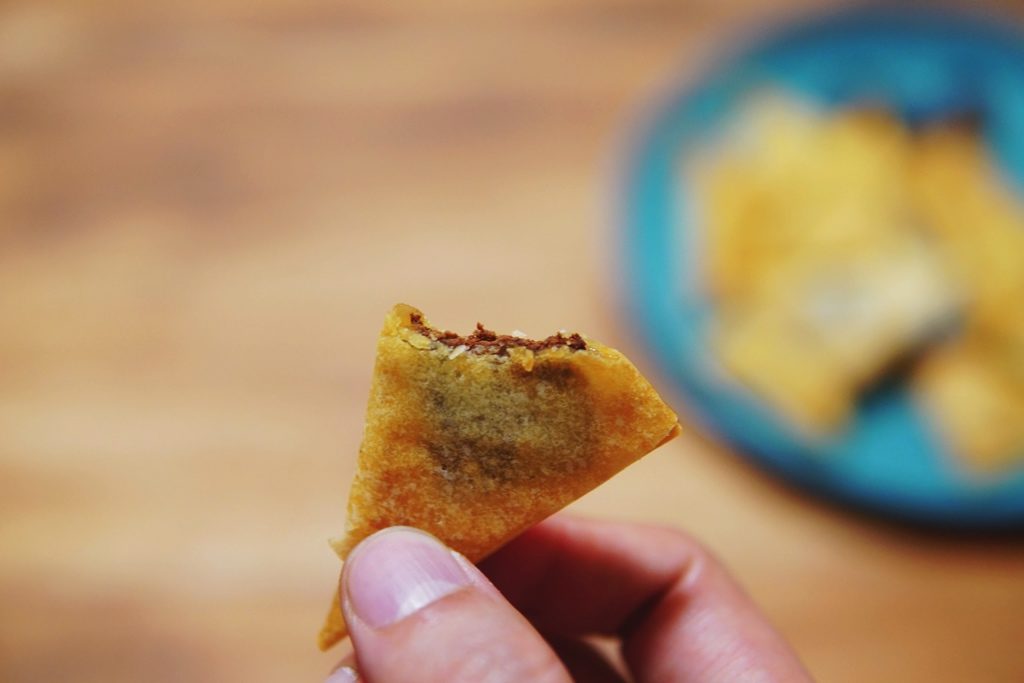 春巻の皮　三角チョコパイ