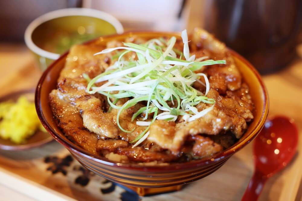 味噌乃家 こぼれ豚丼 熊本