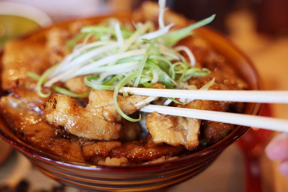 味噌乃家 こぼれ豚丼 熊本