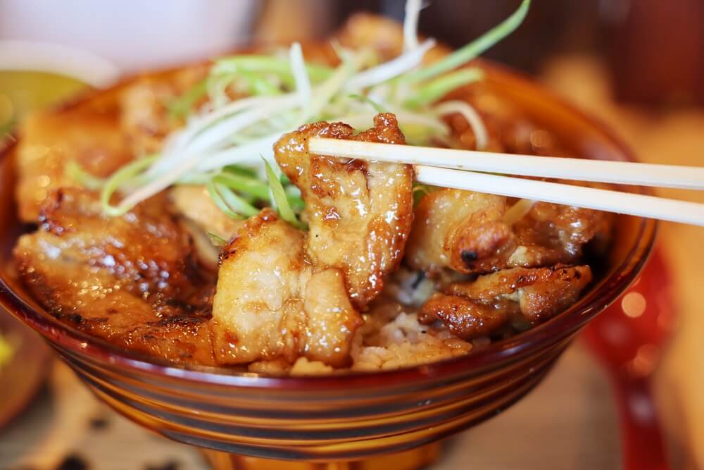 味噌乃家 こぼれ豚丼 熊本