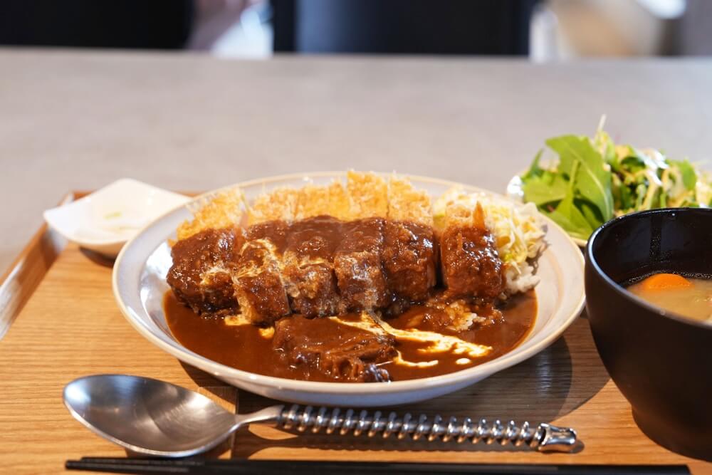 cava 熊本 カツカレー