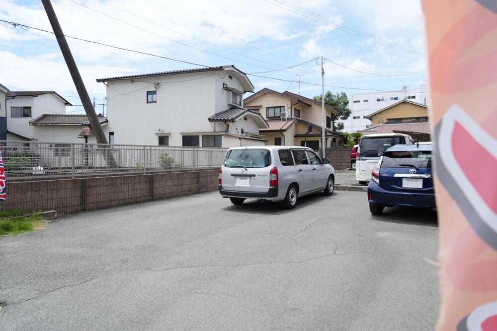 路地裏ごはん いしかわ 駐車場