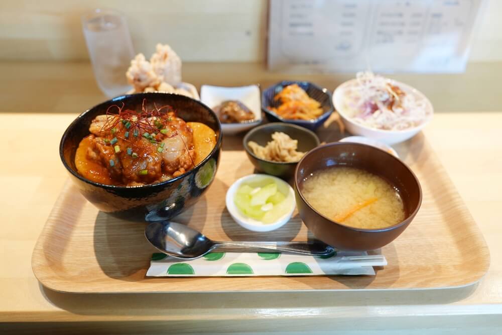 よん家 熊本 定食