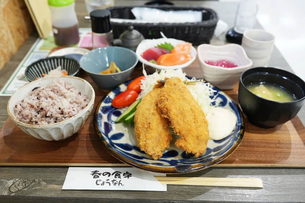 城南 スーパー 定食屋