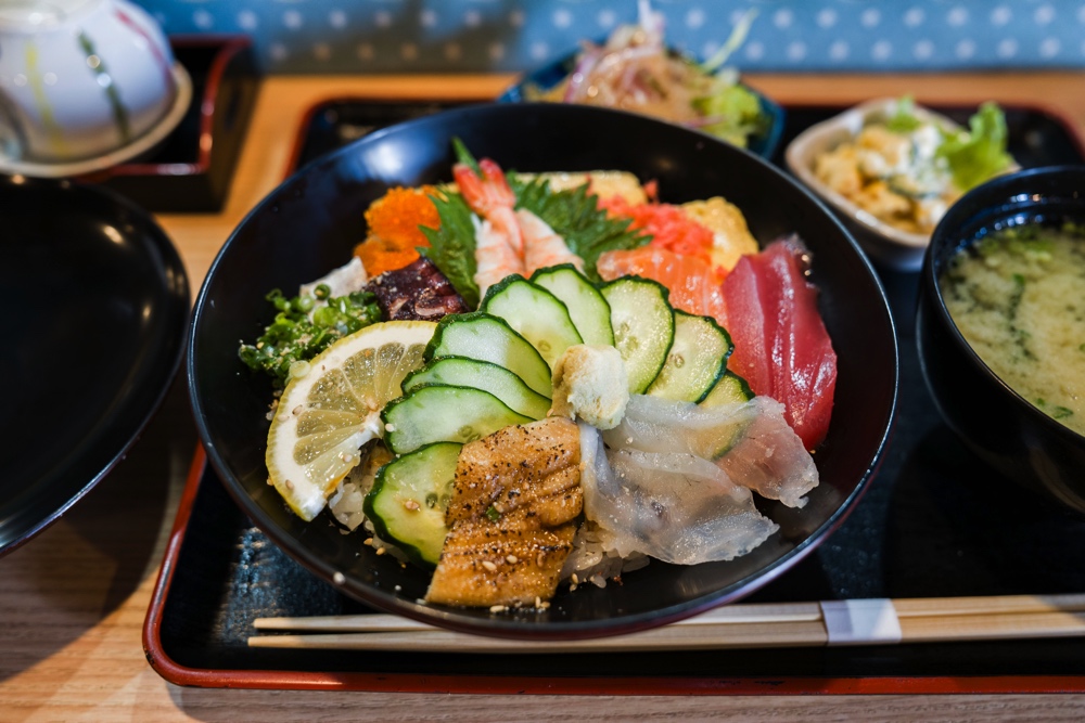 光の森 海鮮丼